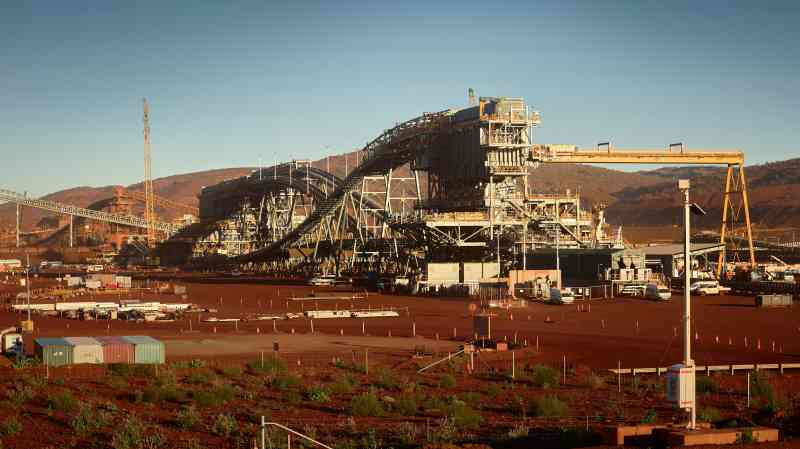 BHP steels itself for further falls in iron ore price